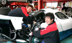 レースで培ったノウハウを車検にフィードバック！